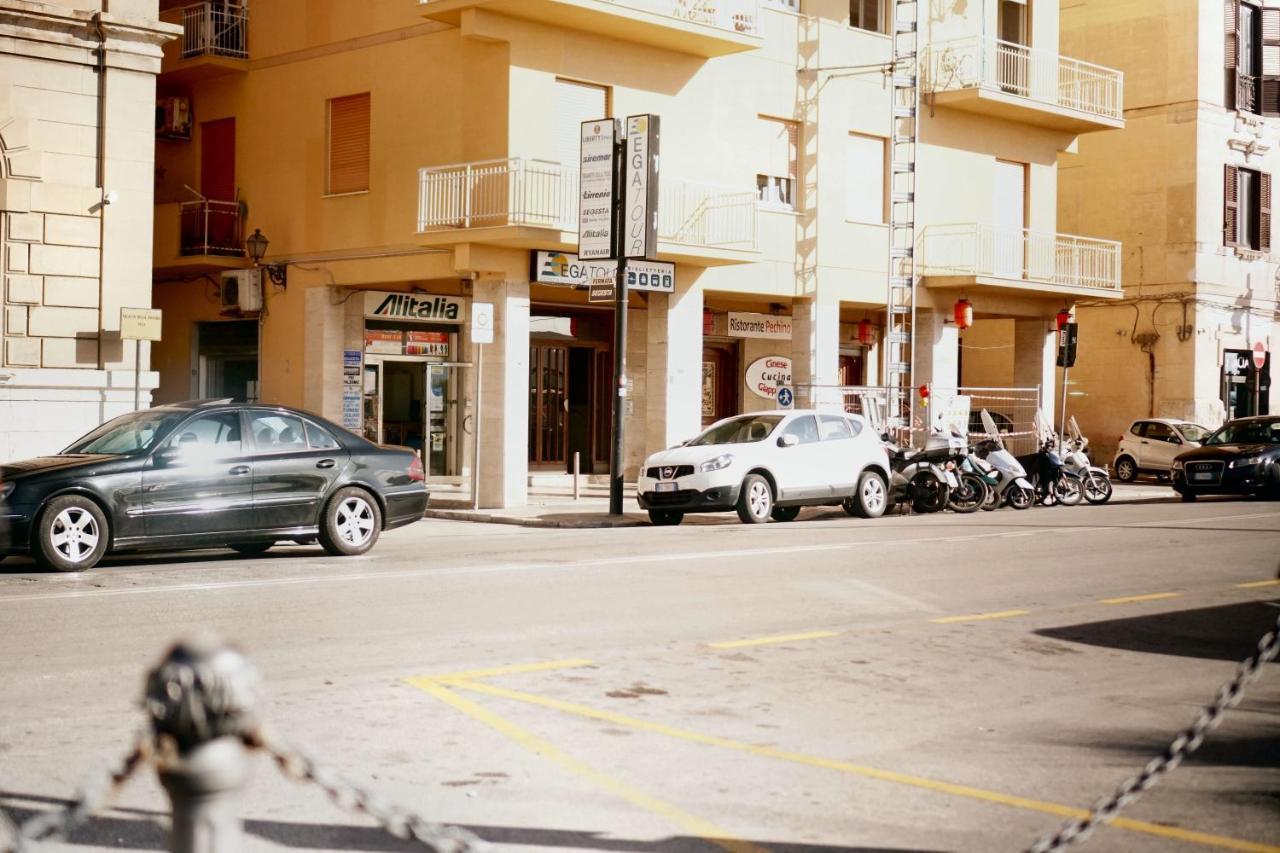 B&B Il Profumo Del Porto Trapani Bagian luar foto